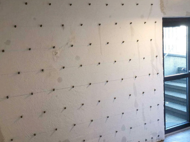 Projektbild Kellertrockenlegung Mauerwerksinjektion Bohrlöcher Projektbild Kellertrockenlegung Mauerwerksinjektion Bohrlöcher